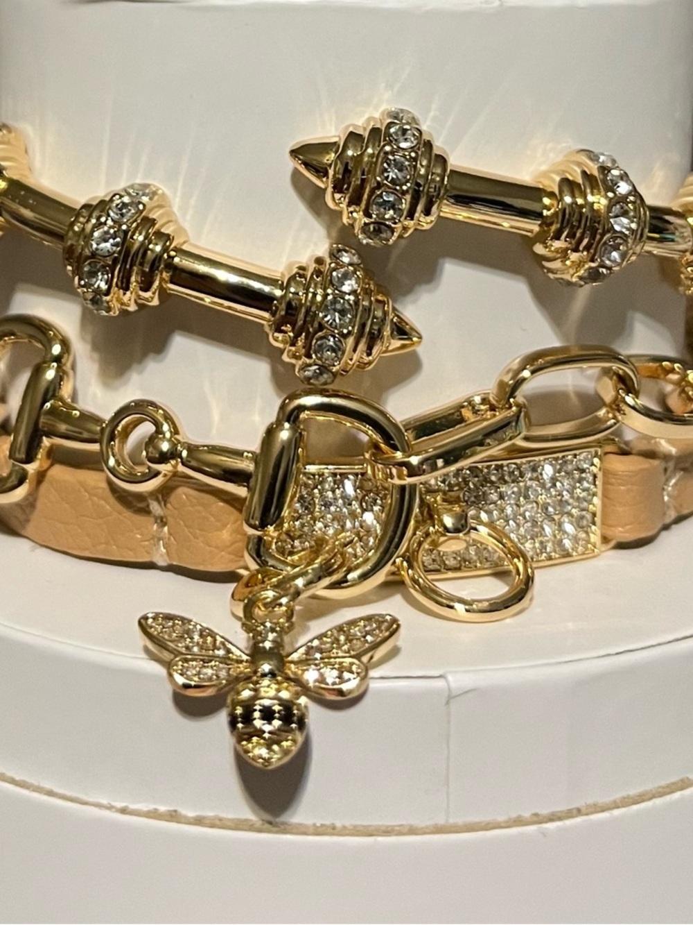 ST49605 The Golden Hive